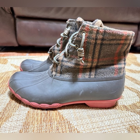 SPERRY Women's Saltwater Wool Rain Boot - brown/multi color, size 9
Great boots! - Picture 3 of 8